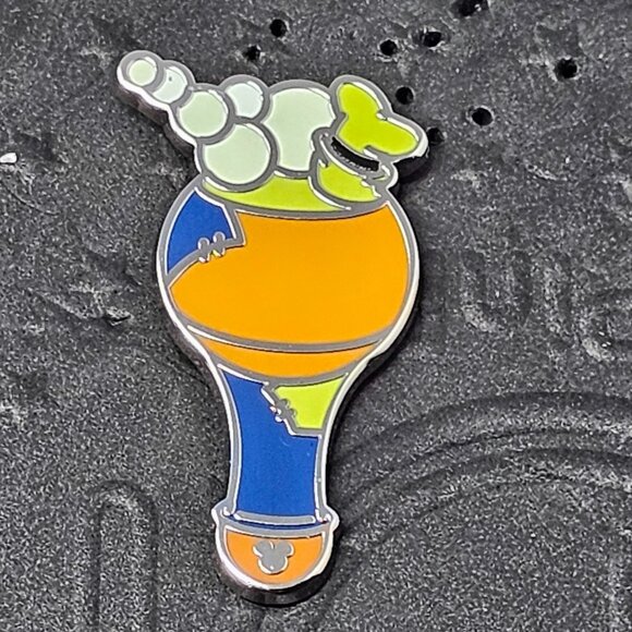 NEW! 2025 Wave B Disneyland Hidden Mickey Bubble Wand Goofy Pin - Picture 1 of 2